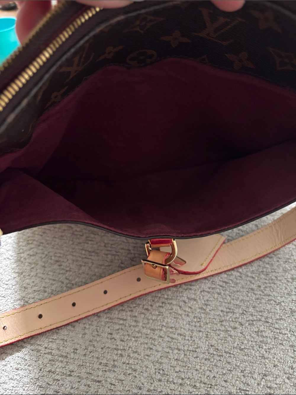 *FASHION* Brown Monogram Shoulder Bag with Tan Leather Trim - Picture 11 of 17